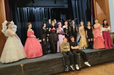 Studentky oboru kosmetička, kadeřník na soutěži.