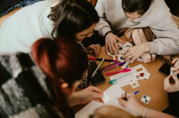 Studentky na přednášce, prevence nejen rakoviny prsu.