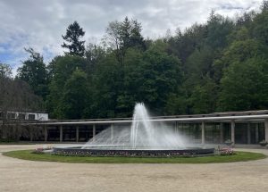 Fontána, exkurze Prameny Luhačovic