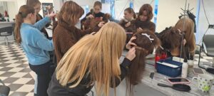 Projektový den v kadeřnictví.