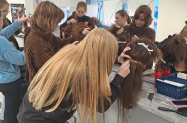 Projektový den v kadeřnictví.