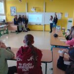 Žákyně oboru kosmetička přednášejí na základní škole