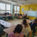 Žákyně oboru kosmetička přednášejí na základní škole