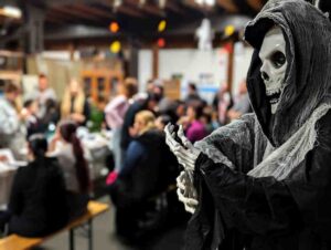 trašidelná zahrada v Kovozoo, žákyně oboru kosmetička v akci.