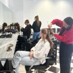 Projektový den v kadeřnictví - prodlužování vlasů.