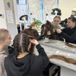 Projektový den v kadeřnictví - prodlužování vlasů.