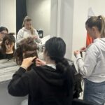 Projektový den v kadeřnictví - prodlužování vlasů.