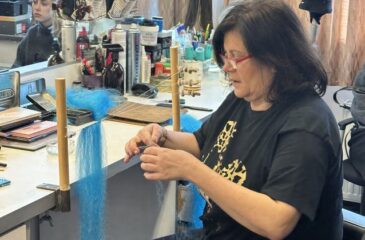 Žáci třetího ročníku oboru Kadeřník na exkurzi Vlásenkářství v Městském divadle Zlín.