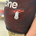 Cvičení Branných oddílů ČR. Žákyně oboru kosmetička vytváří realistické simulace zranění.