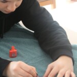 Alzheimer Zlín - žákyně oboru kosmetička a kadeřnice se s chutí pustily do práce.